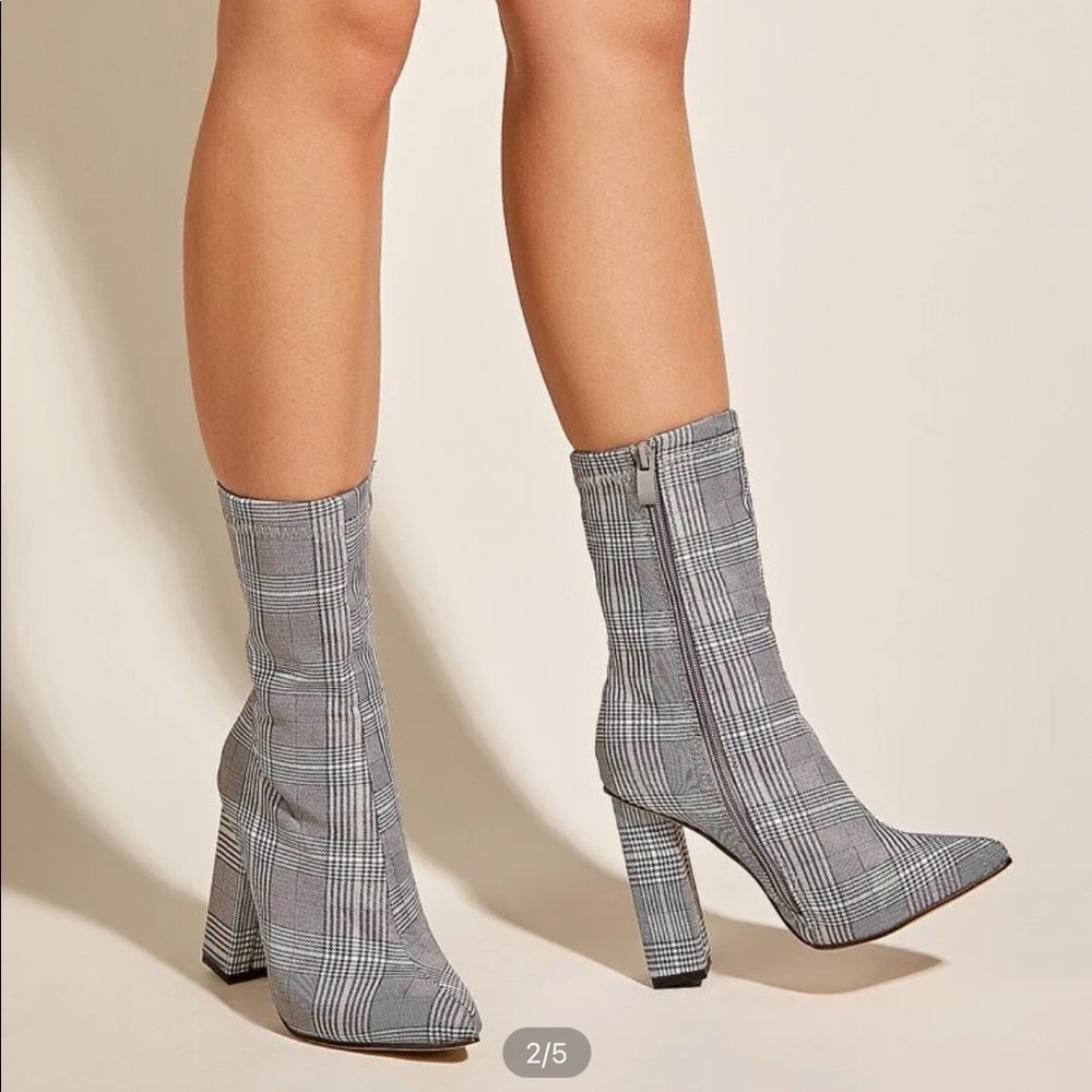 Point toe plaid chunky heeled boots